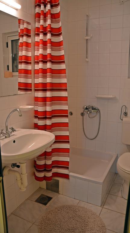 Apartments Gareta Gradac  Bilik gambar